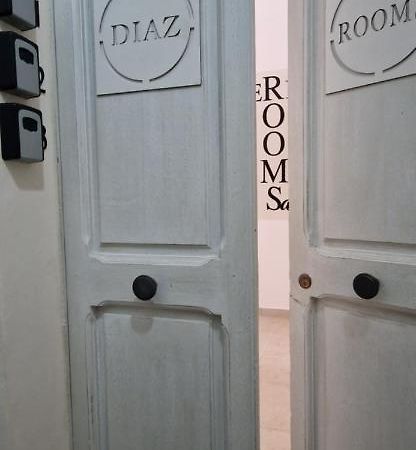 Diaz Rooms Лечче Экстерьер фото
